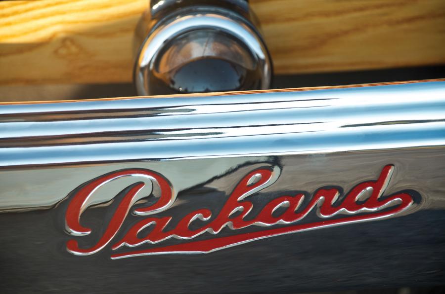  Packard One-Ten Deluxe Station Wagon by Hercules 1941 года  (фото 13 из 24)